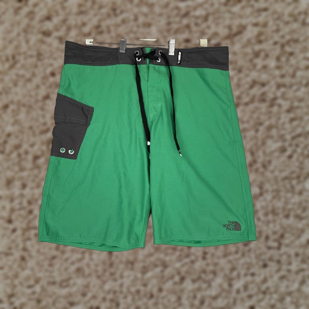 The North Face The North Face Board Shorts Mens 34 Green Colorblock Swim Trunks Pockets READ ME Size US 34 / EU 50 - 1 Thumbnail