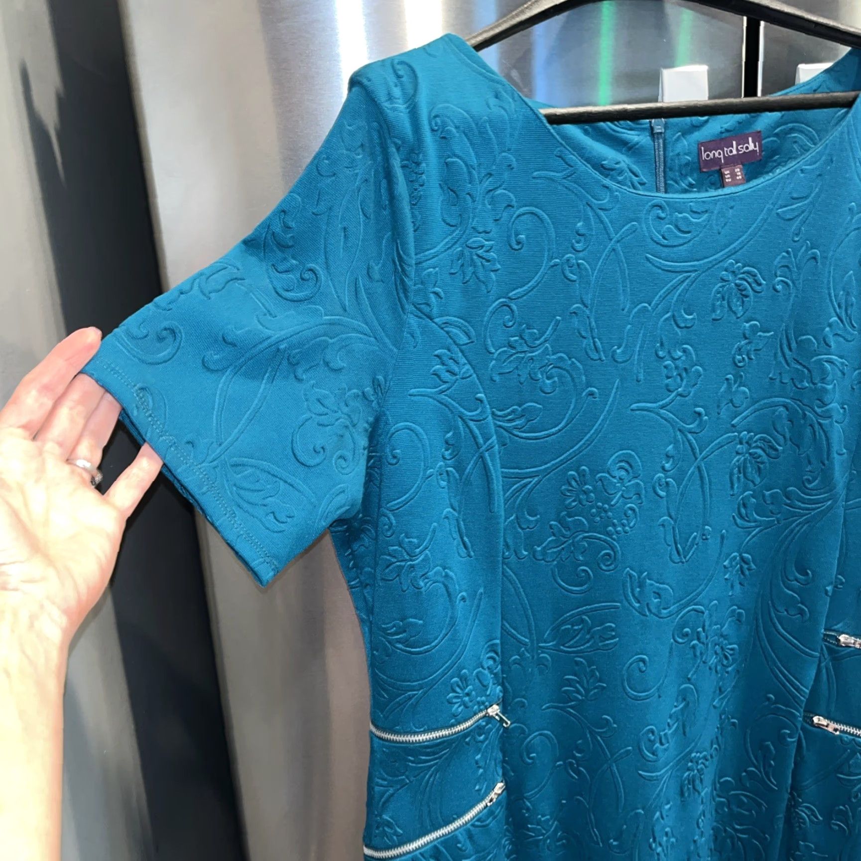 Vintage VINTAGE Long Tall Sally TURQUOISE Blue Floral Embossed Zipper Accents Short Sleeve Sz 16 Size 38" / US 16 / IT 52 - 5 Thumbnail