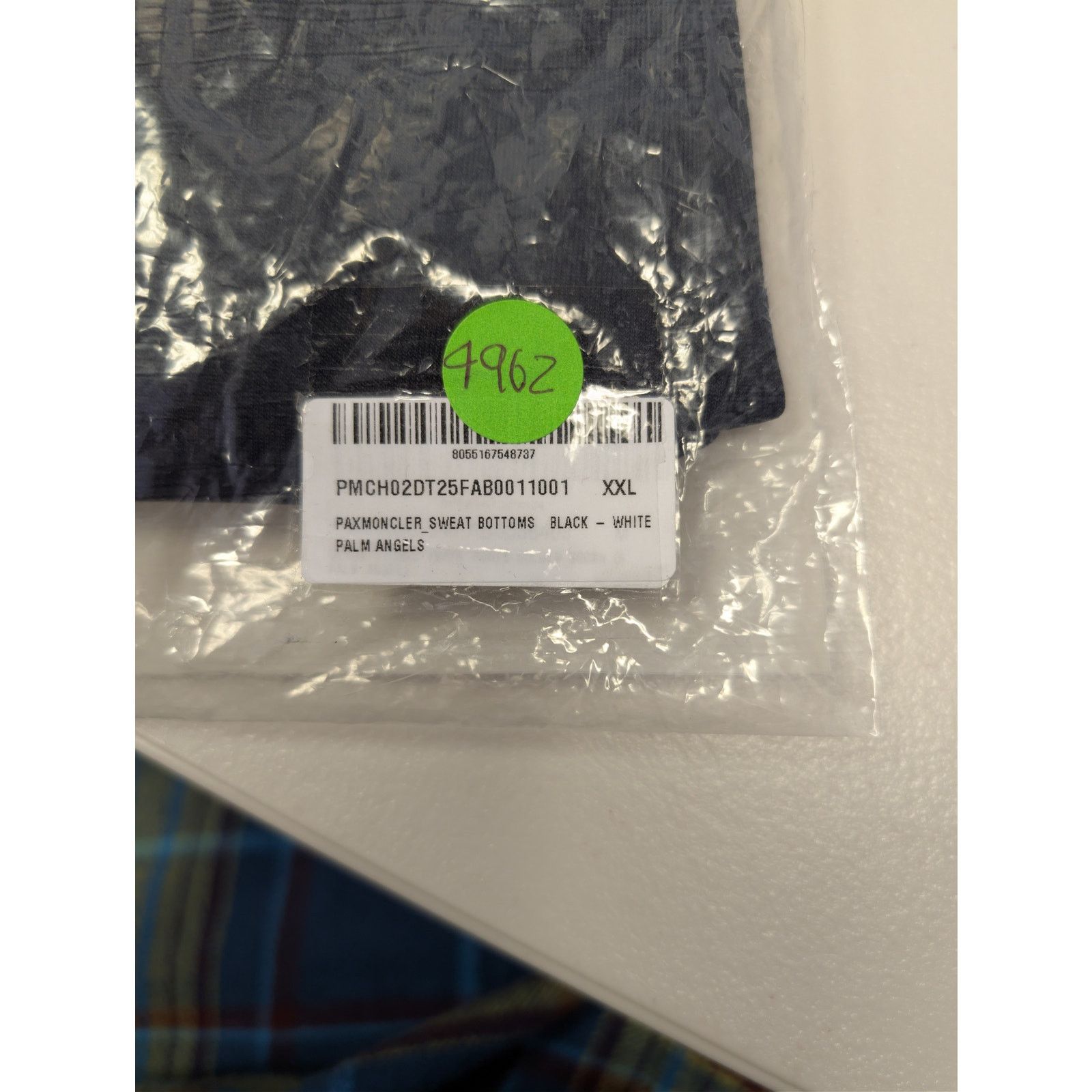 Moncler × Palm Angels o1rshd1 Sweat Bottoms Track Pants in Black / White Size US 38 / EU 54 - 23 Thumbnail