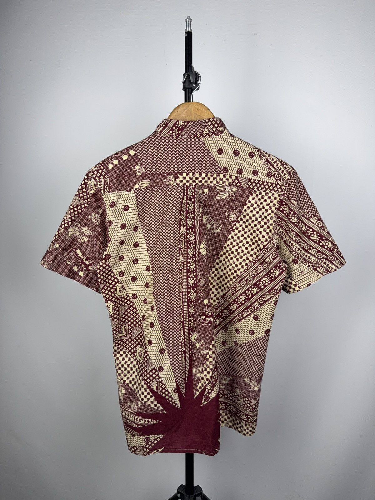Japanese Brand × Vintage Vintage 00s Tribal Print Short Sleeve Shirt Size US M / EU 48-50 / 2 - 3 Thumbnail