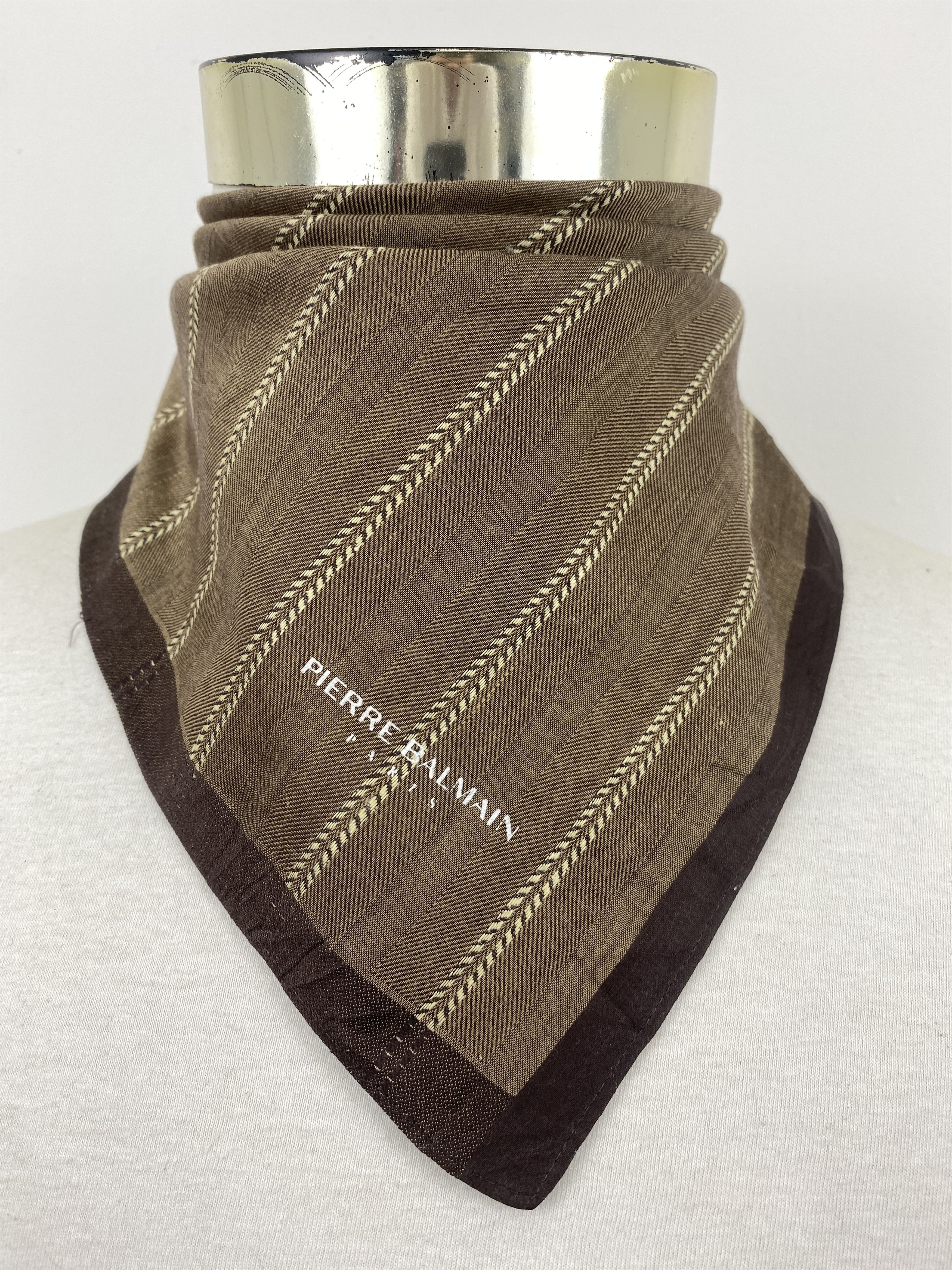 Pierre Balmain Pierre Balmain Handkerchief / Bandana / Neckerchief HKC0714 Size ONE SIZE - 1 Preview