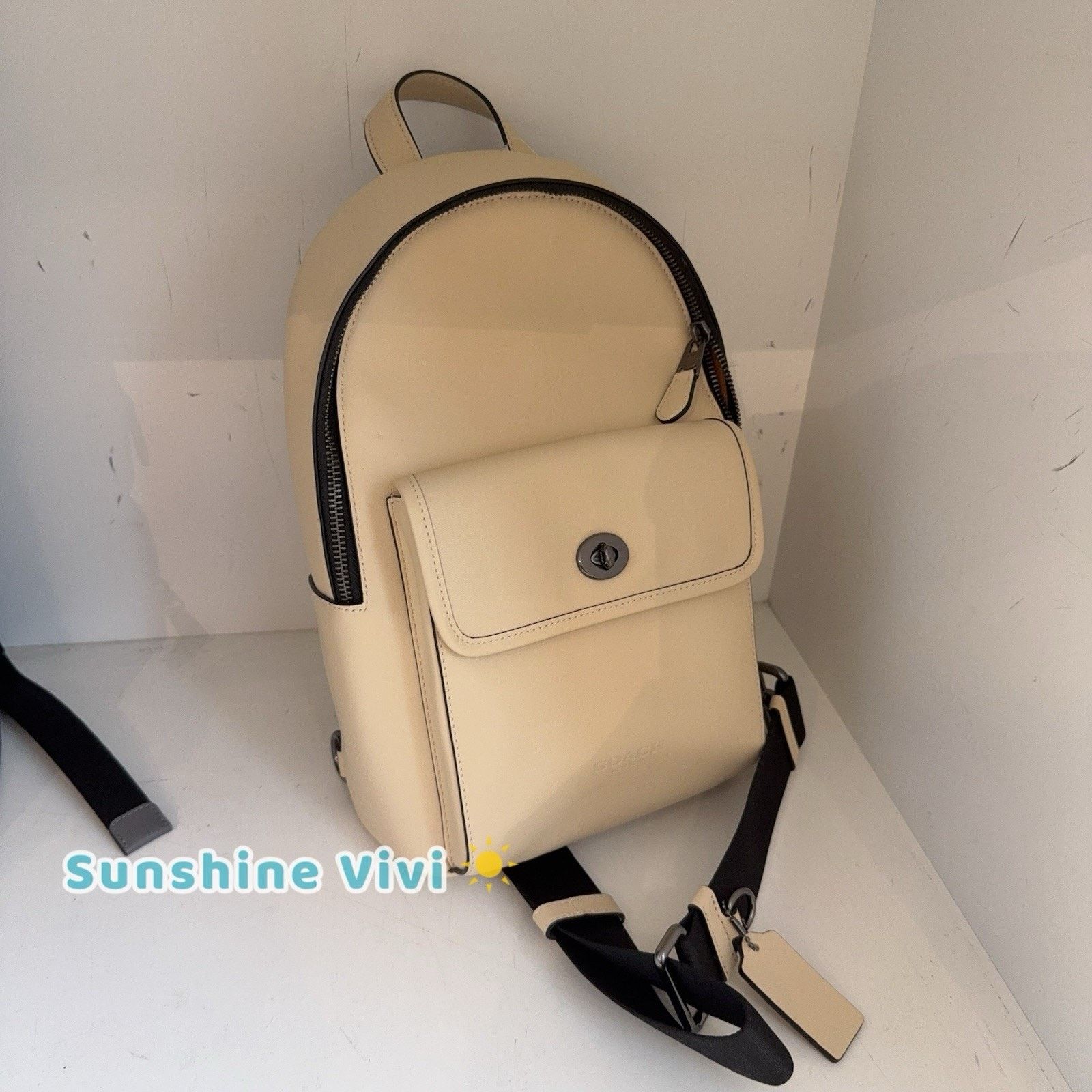 Coach NWT Coach CAJ72 Turnlock Sling Pack calf leather Ivory Size ONE SIZE - 2 Thumbnail