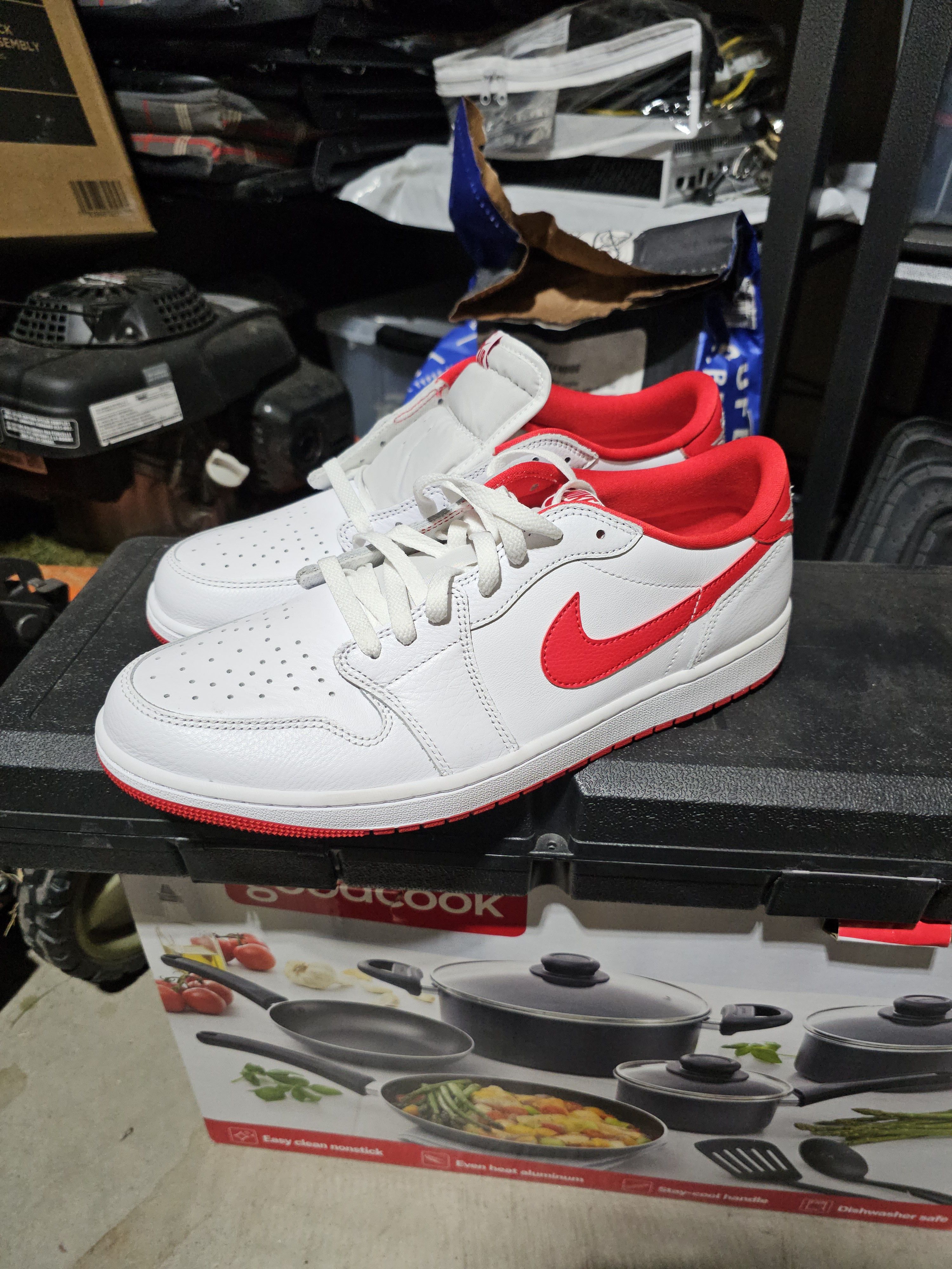 Jordan Brand × Nike Jordan 1 Retro Low OG 'University Red' Size US 13 / EU 46 - 2 Thumbnail