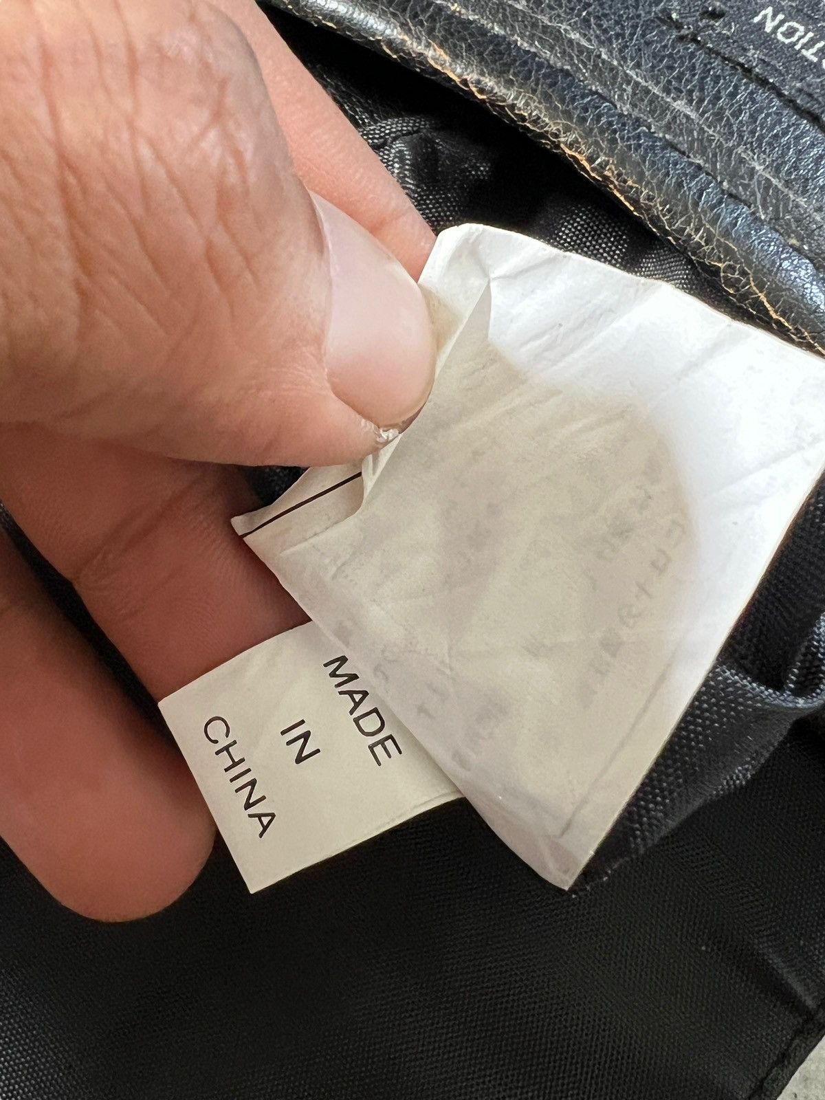 Japanese Brand Fabric Connection 🇯🇵 Leather Cross Logo Sling Bag Size ONE SIZE - 15 Thumbnail