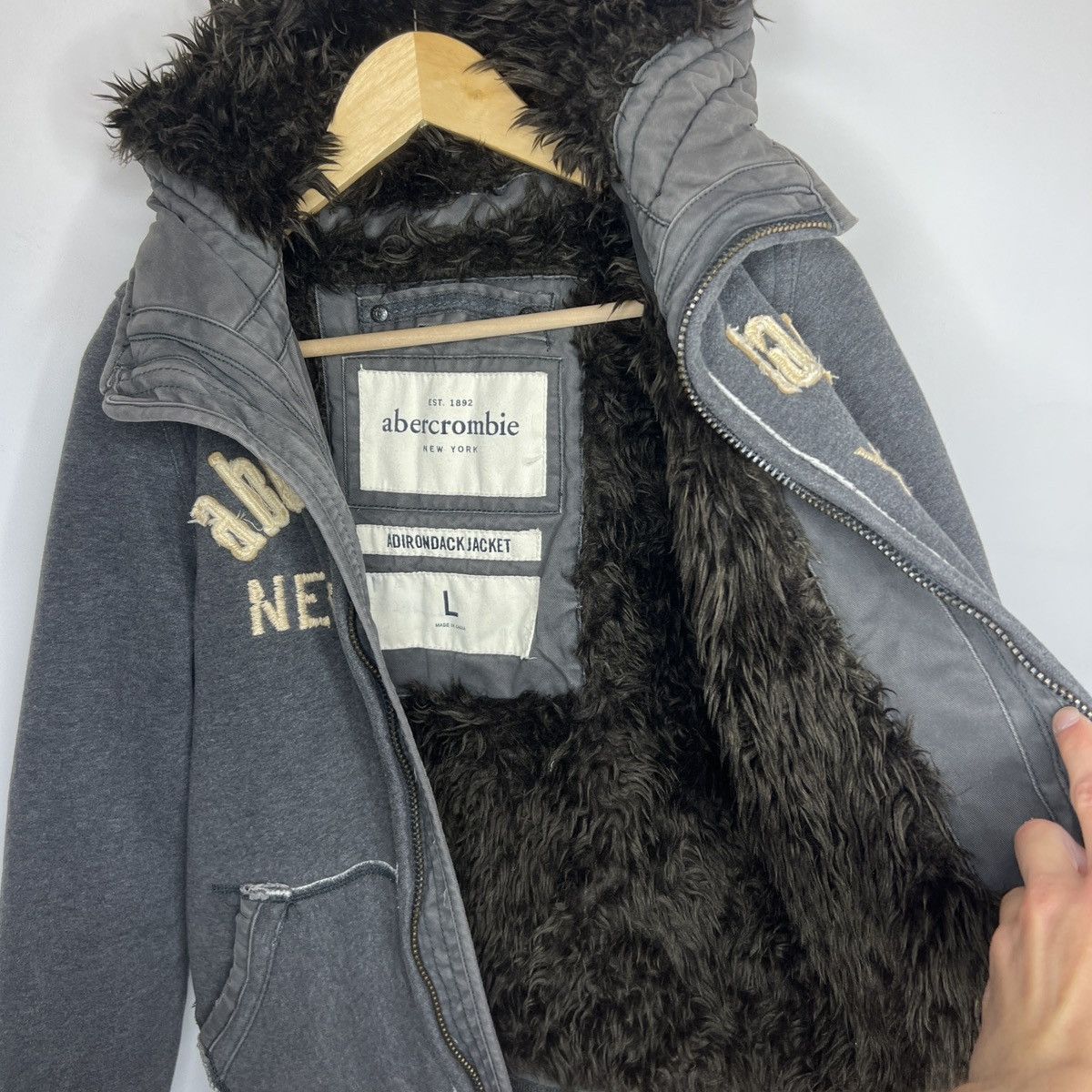 Abercrombie & Fitch × If Six Was Nine × Le Grande Bleu (L.G.B.) ABERCROMBIE FAUX FUR ZIPPER HOODIE JAPANESE I6W9 LGB STYLE Size M / US 6-8 / IT 42-44 - 2 Thumbnail