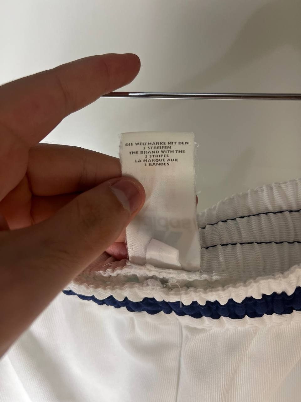 Adidas VINTAGE ADIDAS FC TOTTENHAM HOTSPUR ENGLAND SOCCER JERSEY Size US 31 - 5 Thumbnail