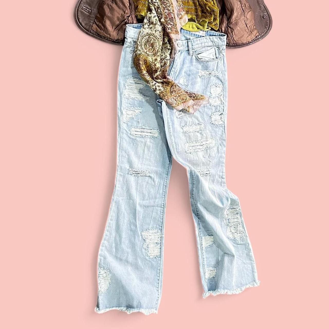 BLANKNYC BLANKNYC cosmic flare sz 31 Lightwash distressed bootcut Size 31" - 7 Thumbnail