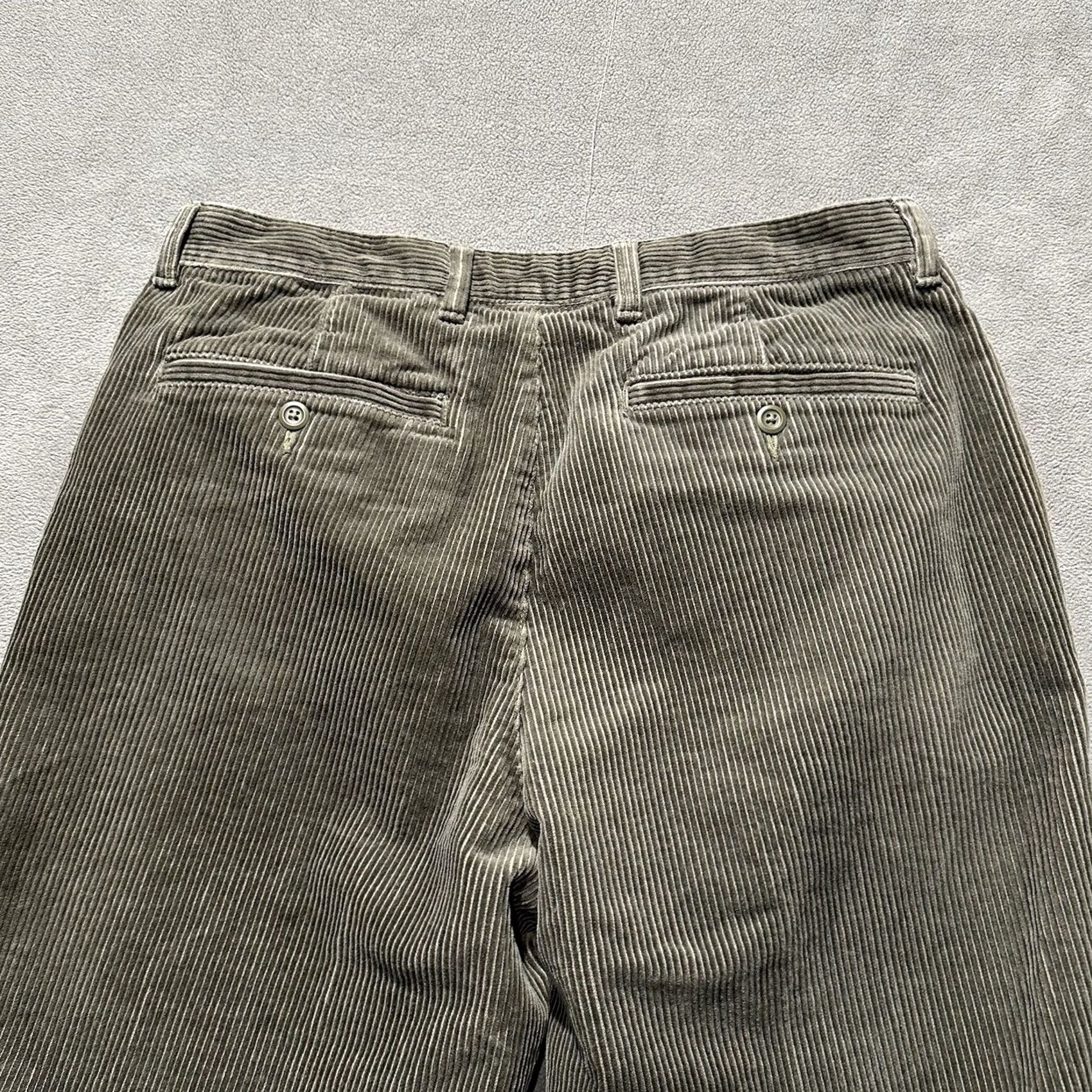 Gap Gap Corduroy Pants Mens 33x30 (Fits 32x24) Green Relaxed Fit Cuffed EUC Size US 33 - 4 Thumbnail