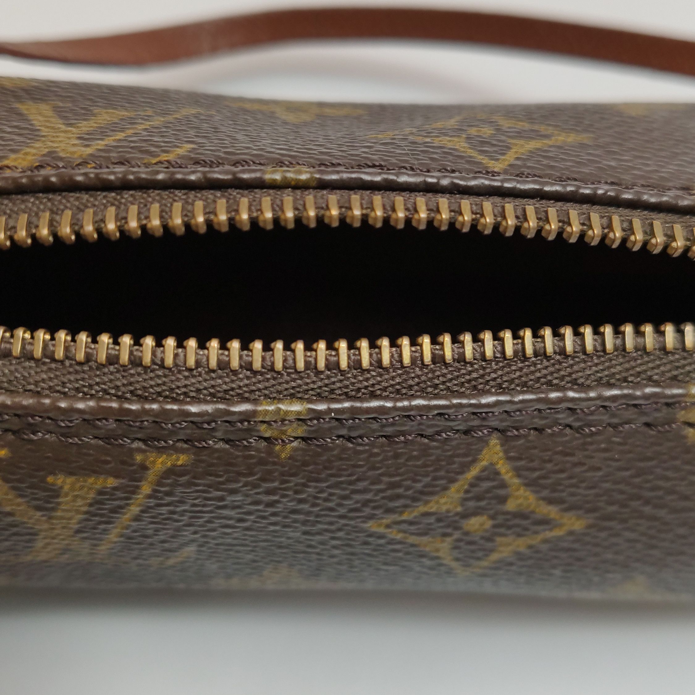 Louis Vuitton Louis Vuitton (LV) Papillon Mini Cowhide Monogram Printed D Size ONE SIZE - 2 Thumbnail