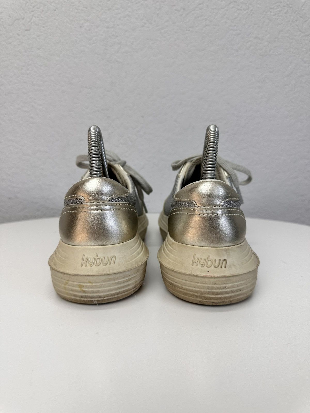 Kybun Gold women’s shoes vintage minimalist retro style Size US 8.5 / IT 38.5 - 6 Thumbnail
