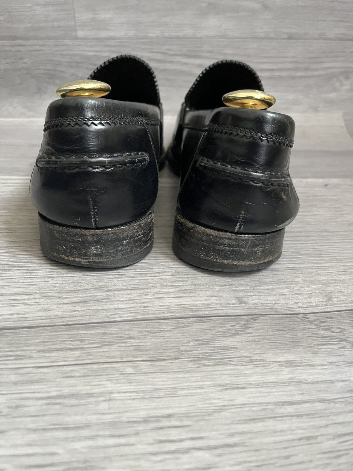 Louis Vuitton Louis Vuitton Major logo slip on leather loafers sz 10.5 Size US 11.5 / EU 44-45 - 6 Thumbnail