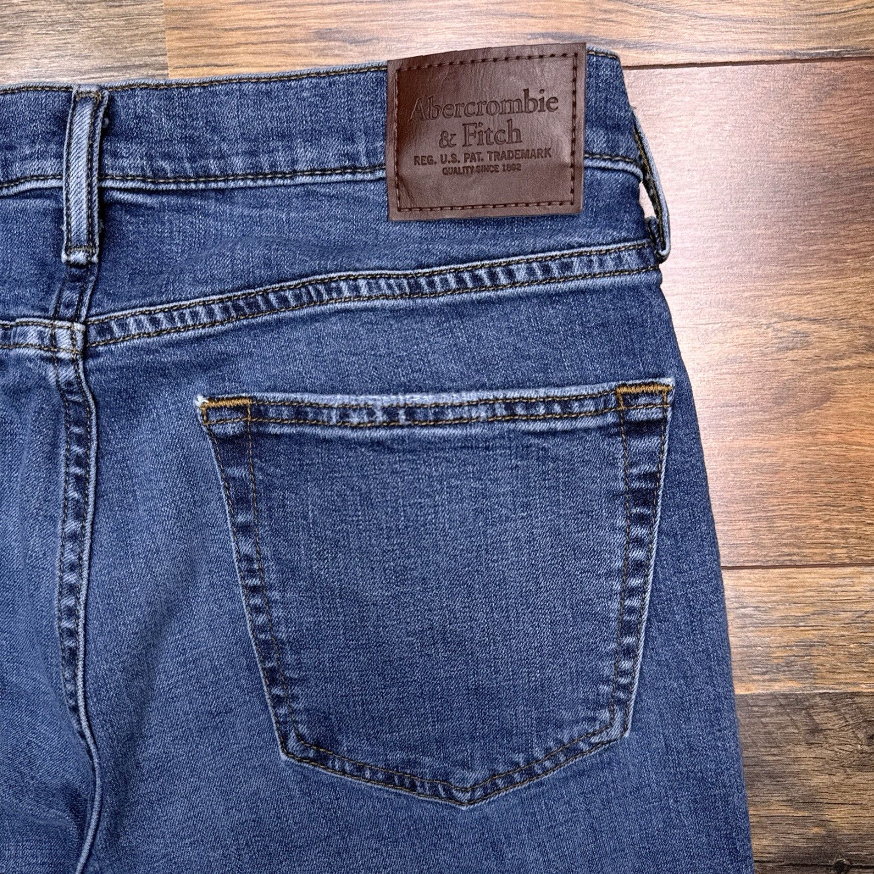 Abercrombie & Fitch Abercrombie & Fitch Mens Skinny Jeans Athletic 32x32 Distressed Stretch Denim Blue 5-Pocket City Leather Logo? Size US 32 / EU 48 - 7 Thumbnail