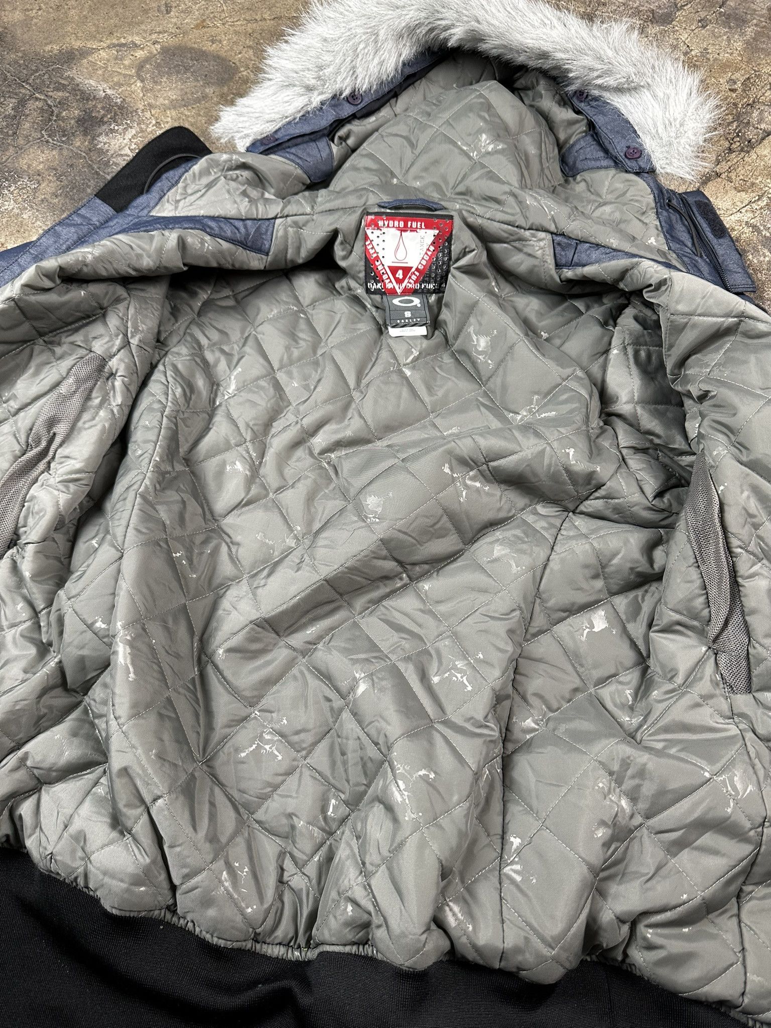 Oakley Rare 2000s Oakley Fur Hood Bomber Boxy Y2k Jacket Size US S / EU 44-46 / 1 - 10 Thumbnail