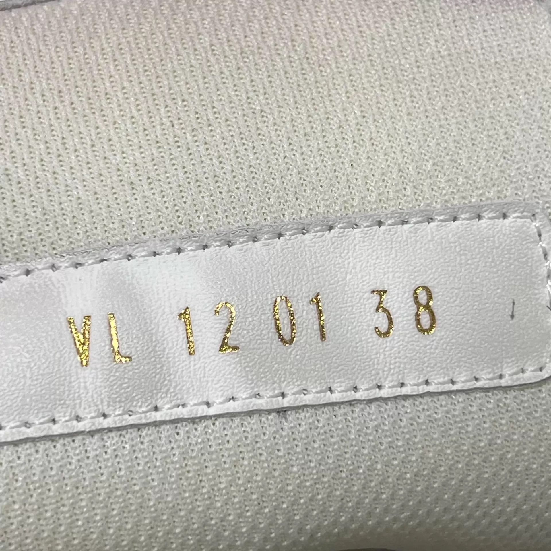 Louis Vuitton LV platform cookies sneakers black/white UK4/38 Size US 7.5 / IT 37.5 - 8 Thumbnail
