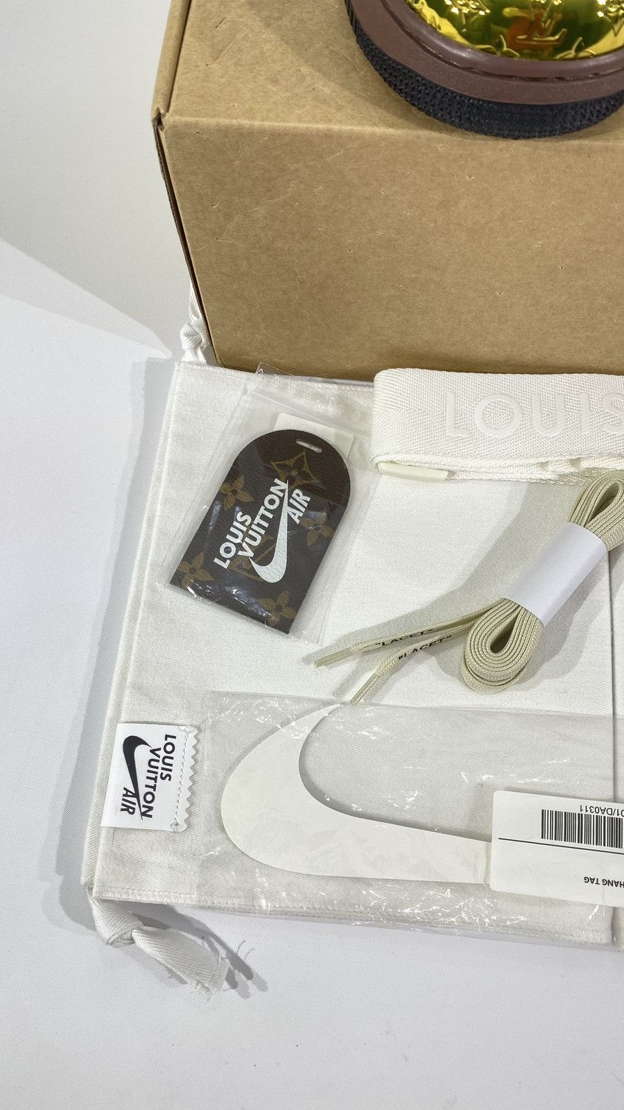 Louis Vuitton Louis Vuitton X Nike 10 Air Force 1 Gold Metallic Size US 10 / EU 43 - 19 Thumbnail