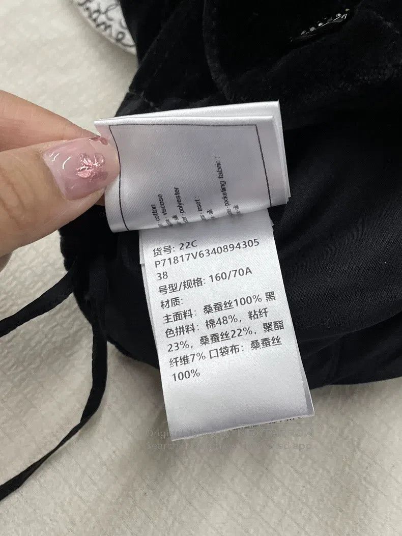 Chanel Chanel 22c black velvet stitching white silk full logo ski Size 25" / US 0 / IT 36 - 7 Thumbnail