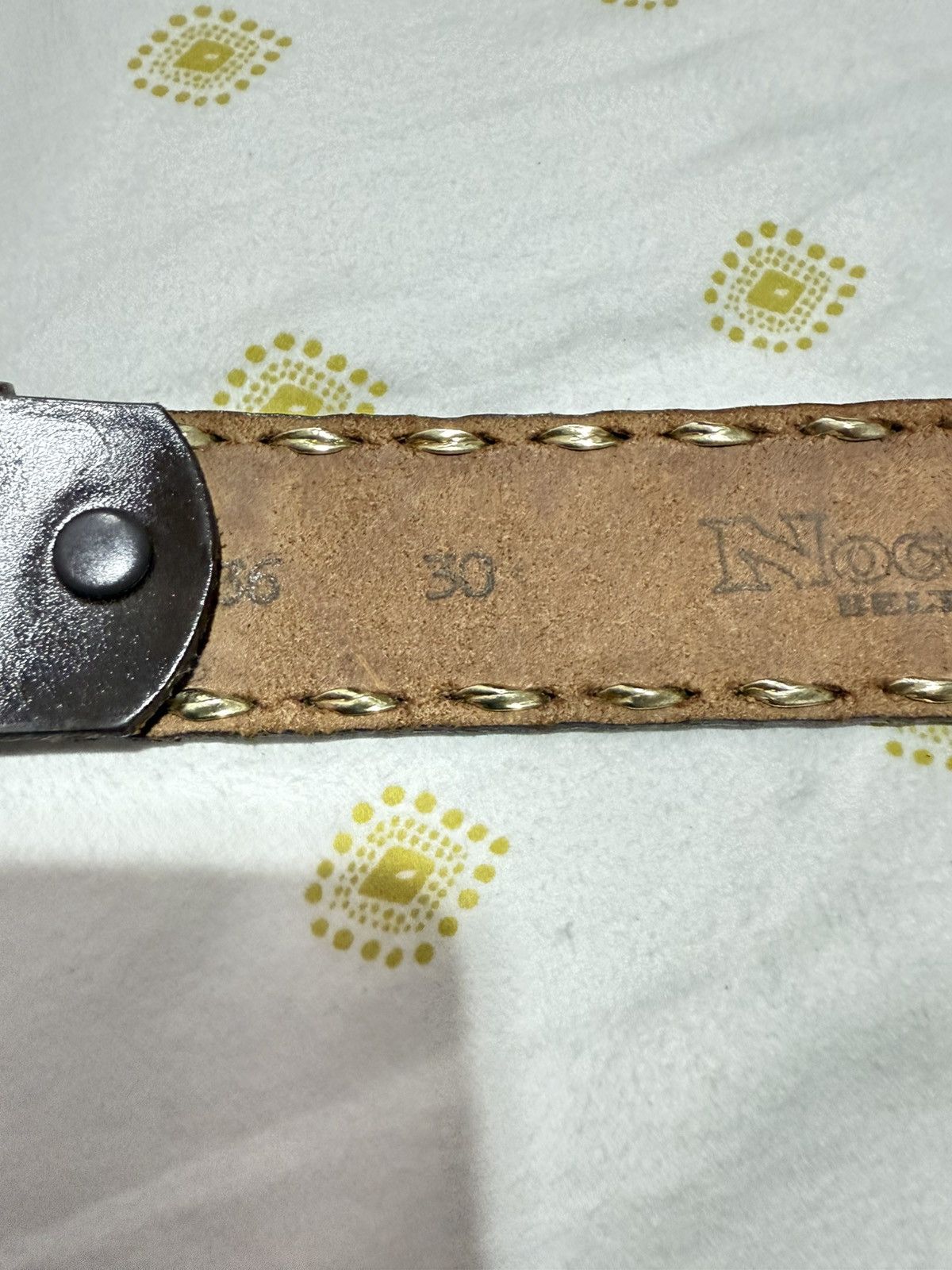 Vintage 80s Buckle belt grizzly bear motif