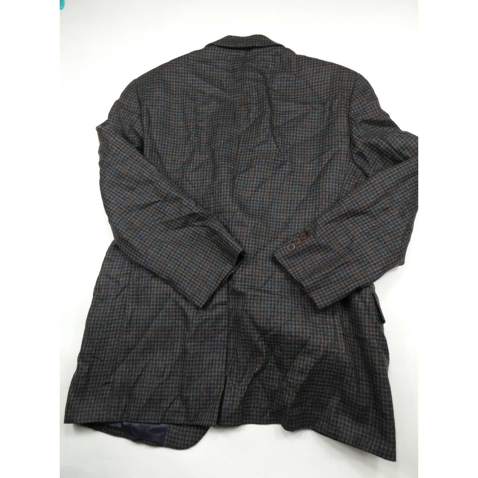 Chaps Ralph Lauren Chaps Ralph Lauren sport coat, 42R, 100% wool, herringbone Size 42R - 5 Thumbnail