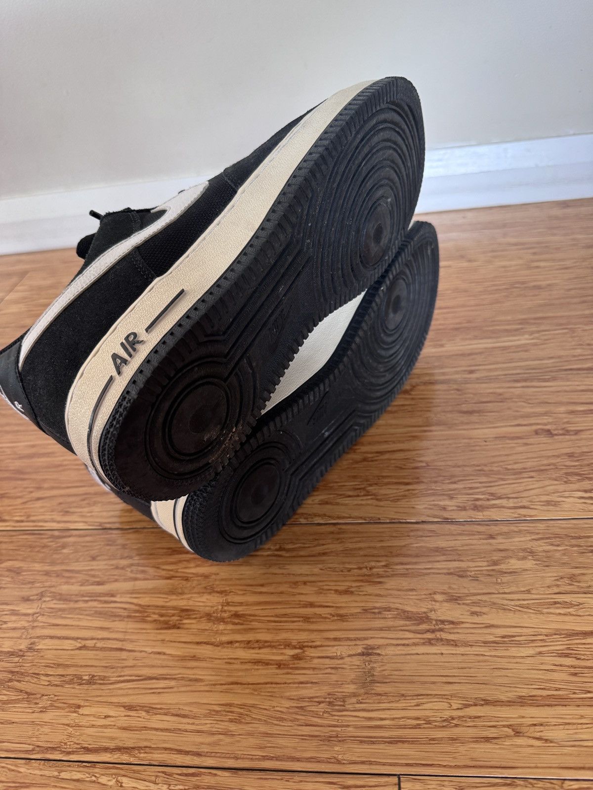 Nike Nike Air Force 1 - Black/White Size US 8.5 / EU 41-42 - 6 Thumbnail