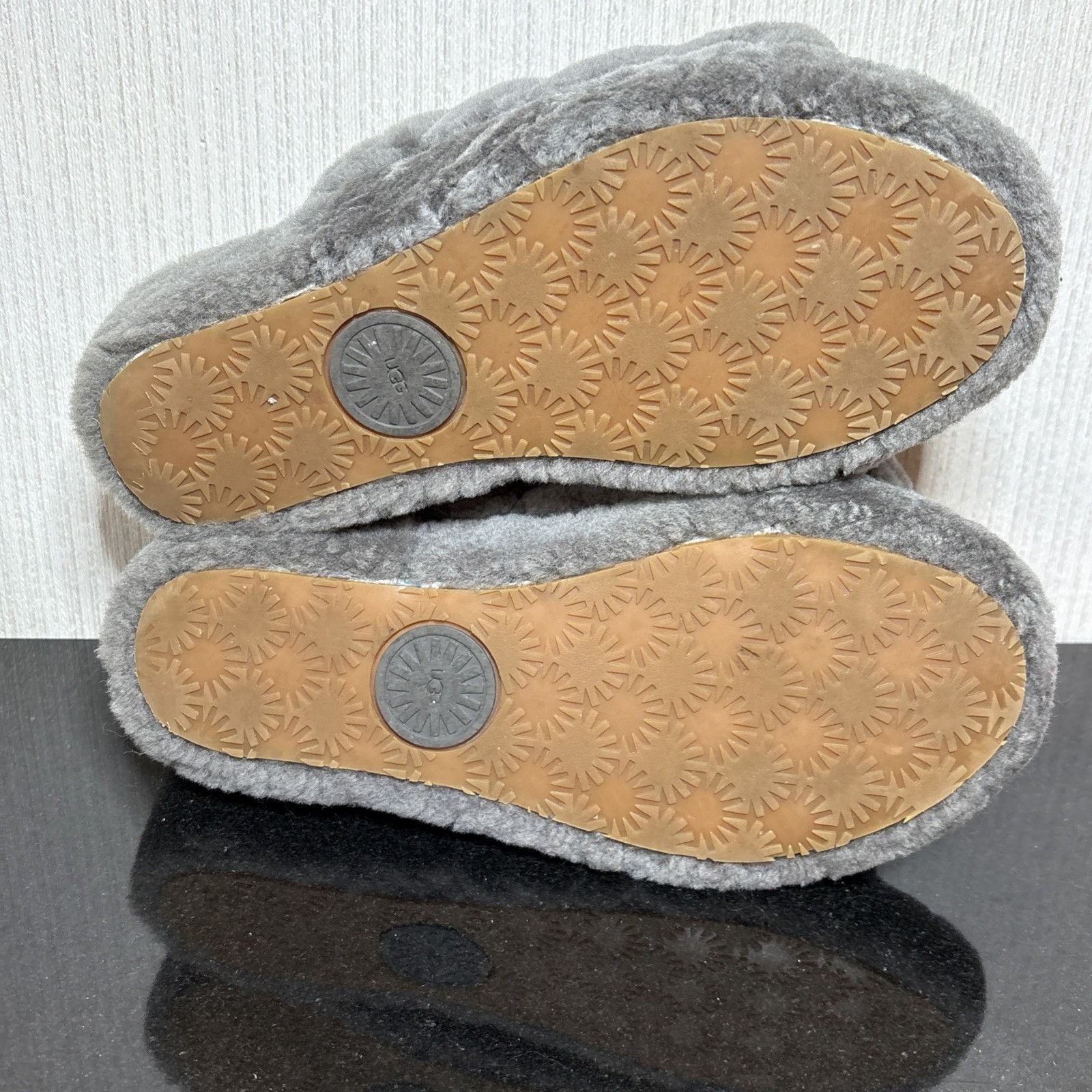 Ugg UGG Fluff Yeah Slide Slippers Womens Size 8 US 1095119 Gray Size US 8 / IT 38 - 10 Thumbnail