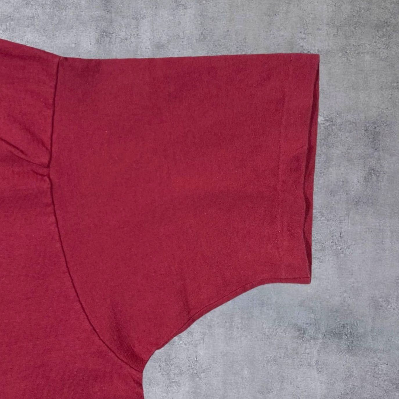 Fruit Of The Loom VINTAGE Fruit of the Loom T-Shirt XL Red Graphic Souvenir Taos 1992 US Made Mens Short Sleeve Round Neck Graphic Print 1990s Size US XL / EU 56 / 4 - 6 Thumbnail