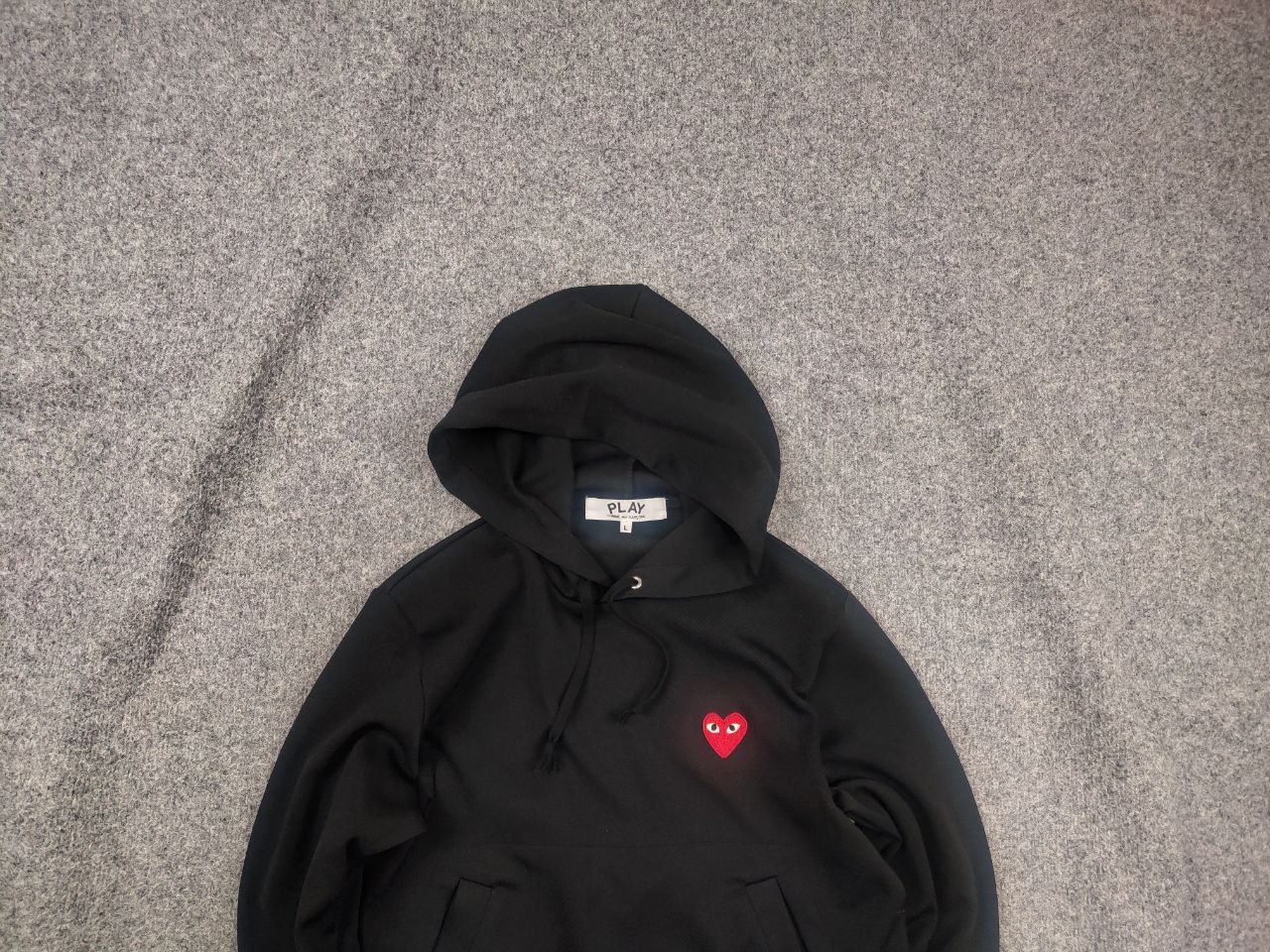 Comme des Garcons Comme Des Garcons Play Japan Black Red Heart Logo Hoodie Size L / US 10 / IT 46 - 1 Thumbnail