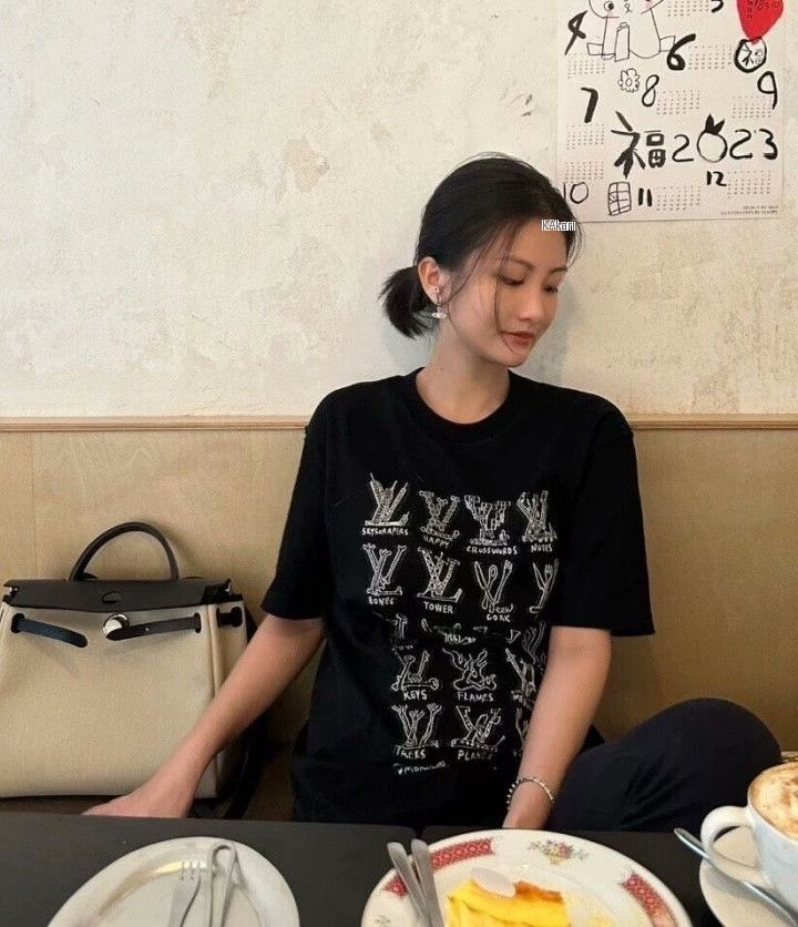 Louis Vuitton Louis Vuitton Black Logo Embroidered Cotton T-Shirt Size US M / EU 48-50 / 2 - 9 Thumbnail