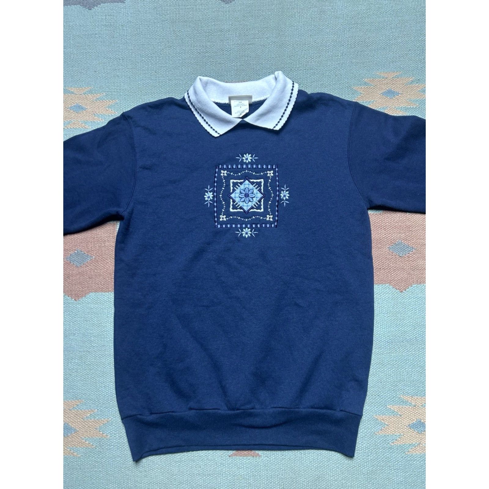 Vintage VINTAGE Morning Sun Sweatshirt Woman Small Blue Flower Stitch Pullover Size S / US 4 / IT 40 - 2 Thumbnail