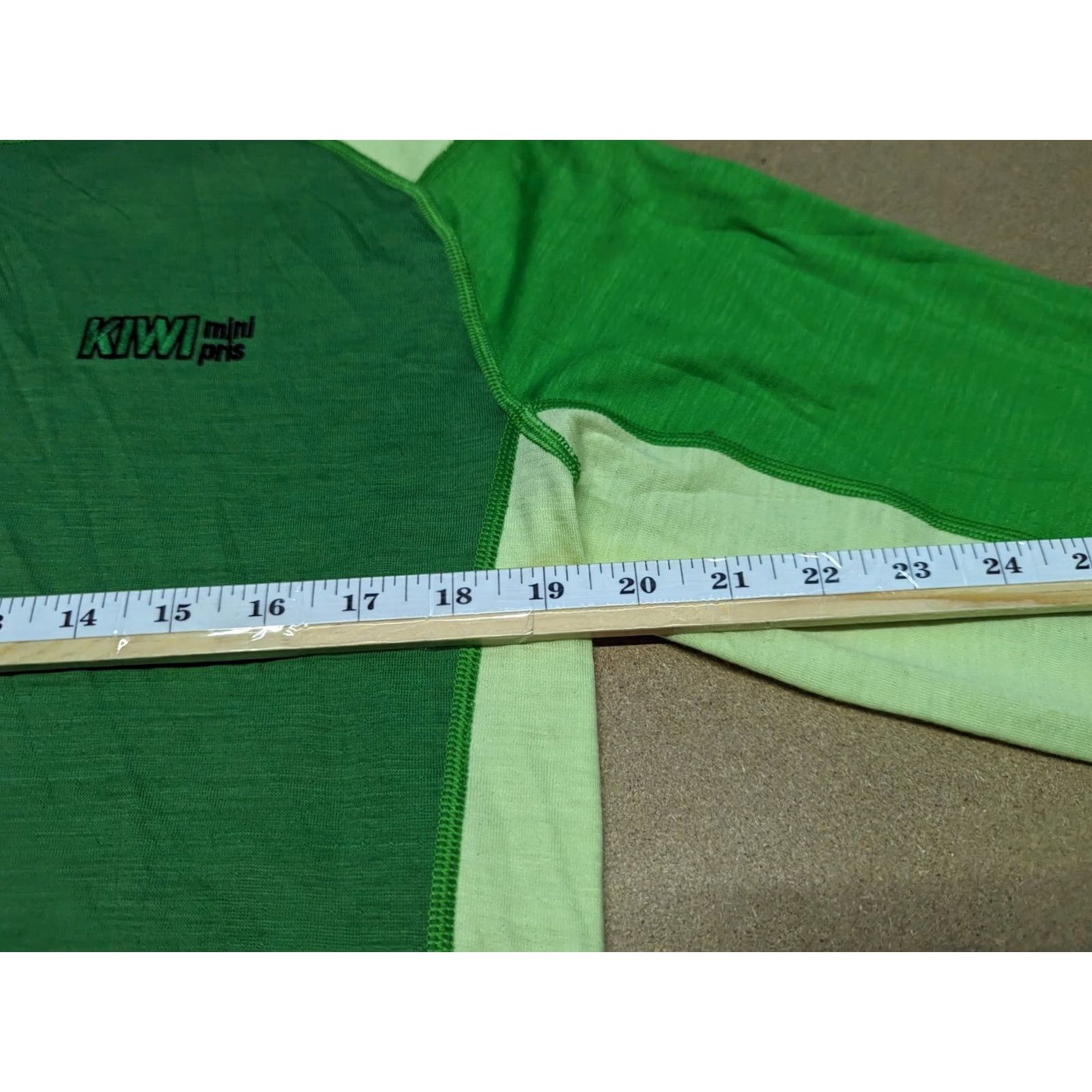 Layer 8 Wenaas Base Layer Shirt Mens XL Long Sleeve Green 1/4 Zip Workwear Kiwi Shirt Mens XL Green 1/4 Zip Wool Blend Base Layer Size US XL / EU 56 / 4 - 4 Thumbnail