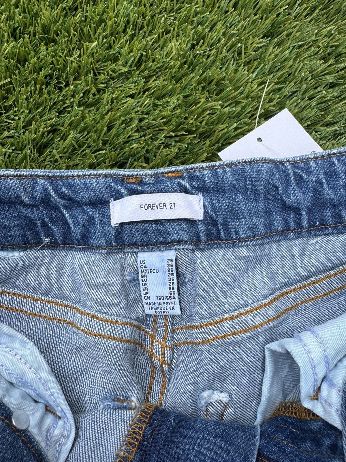 Fashion Nova Forever 21 curvy 90’s jesns Size 26" / US 2 / IT 38 - 2 Thumbnail