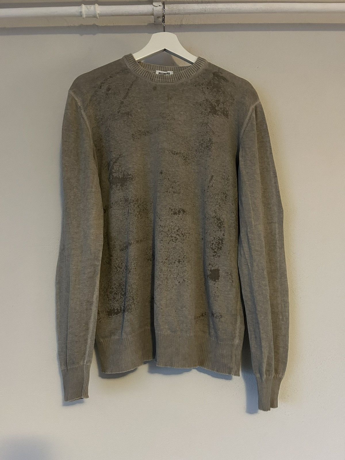 Dirk Bikkembergs Dirk Bikkembergs Distressed Effect Sweater in Light Taupe Size US L / EU 52-54 / 3 - 1 Thumbnail
