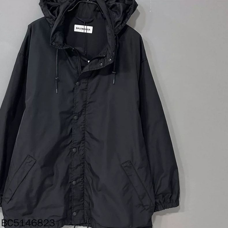 Balenciaga Balenciaga size 36 Back logo assault jacket Size US S / EU 44-46 / 1 - 1 Thumbnail