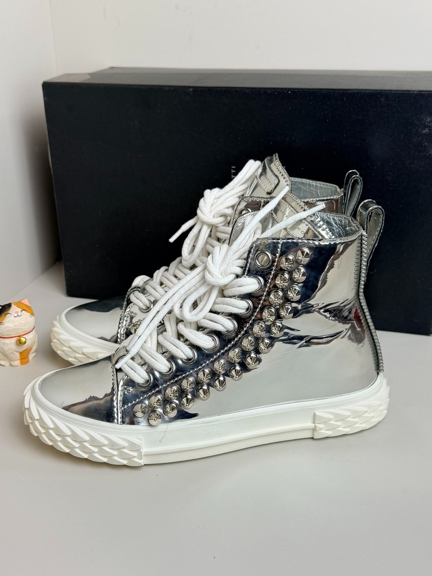 Giuseppe Zanotti Giuseppe Zanotti Silver Hitop Sneakers us_5-5 Women Size US 5.5 / IT 35.5 - 1 Thumbnail