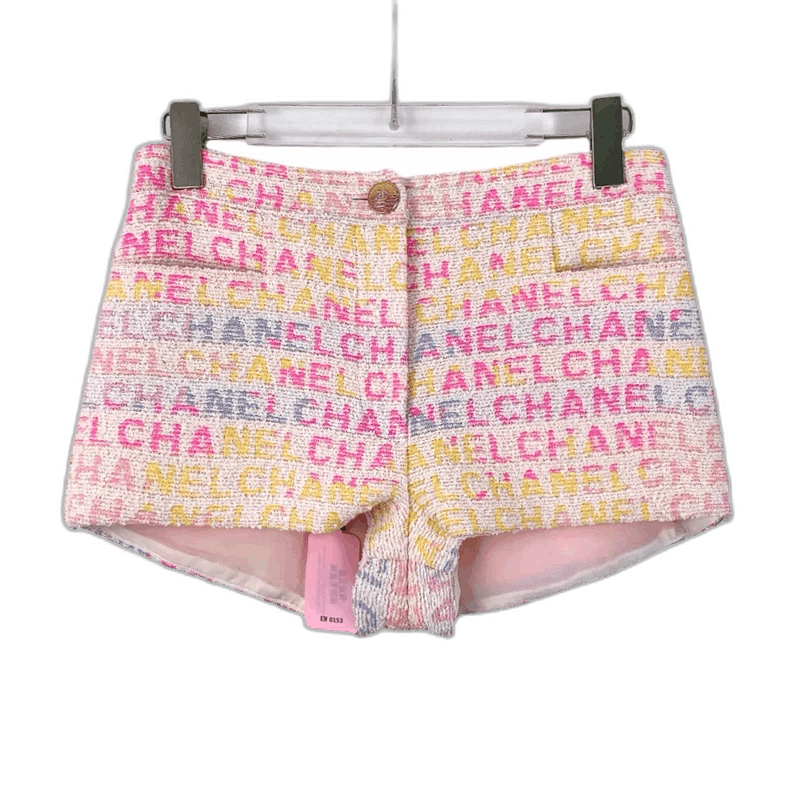 Chanel Chanel Pink Logo Shorts with Tweed Fabric Size 34" / US 12 / IT 48 - 1 Thumbnail