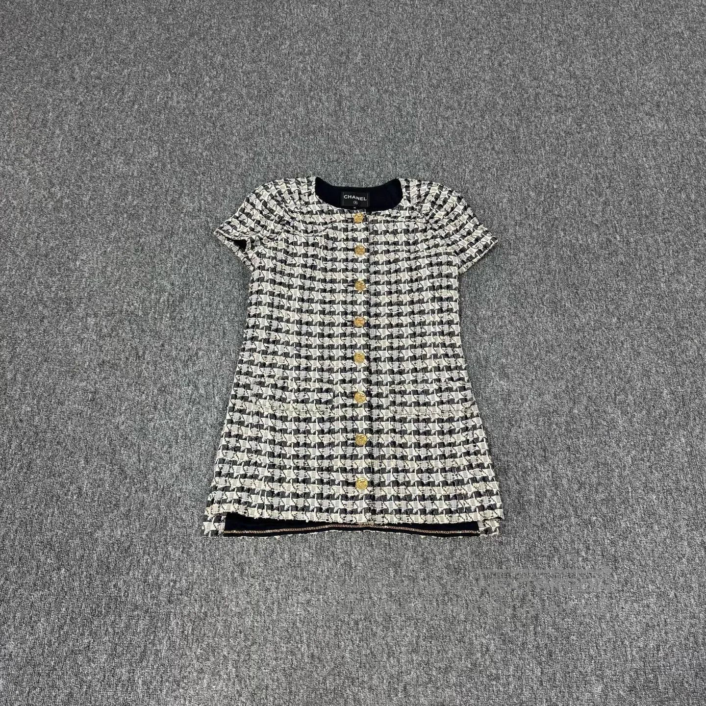 Chanel Chanel Greek Series Owl Diamond扣 Coarse Knit Dress| Size L / US 10 / IT 46 - 1 Thumbnail