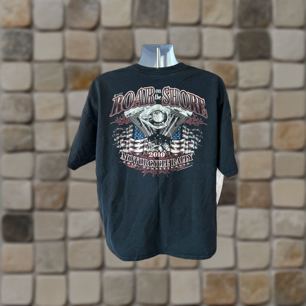 Gildan VINTAGE Roar On The Shore Motorcycle Rally 2010 Shirt Men 2XL Black Graphic Tee Harley Biker Gildan Ultra Cotton Size US XXL / EU 58 / 5 - 1 Thumbnail