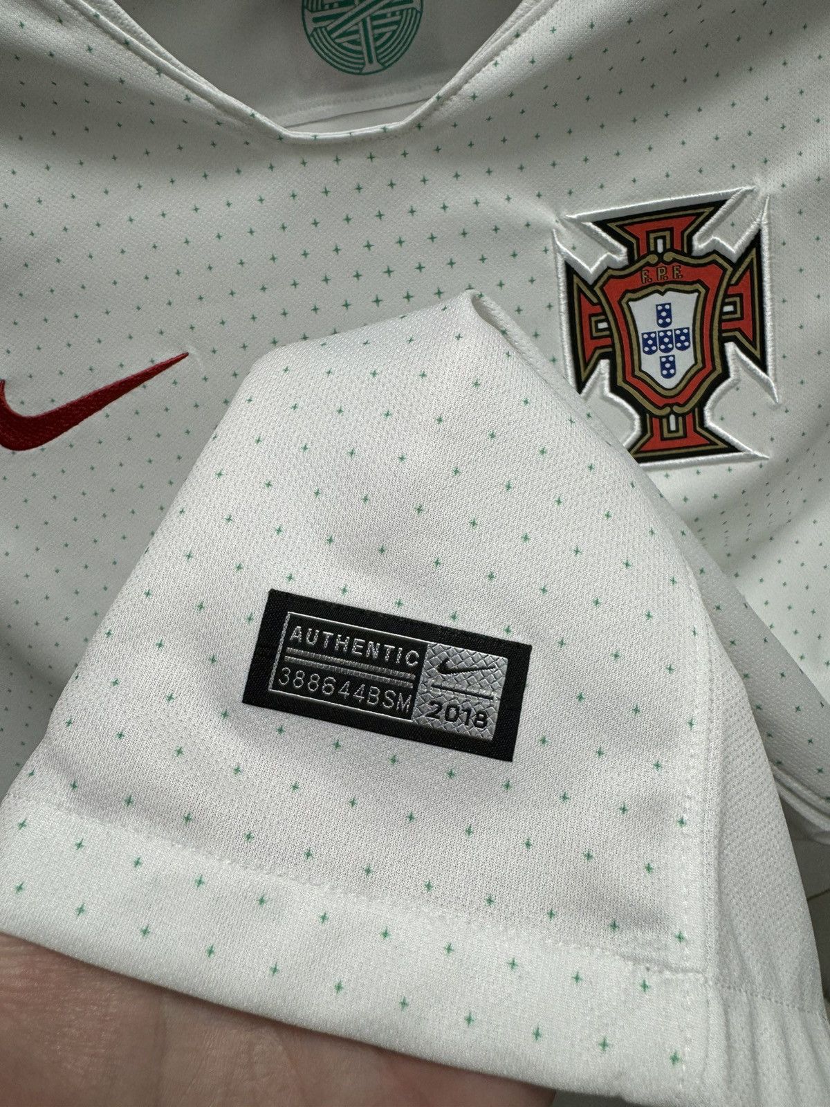Nike Nike Portugal soccer jersey Away 2018/2019 M sz Size US M / EU 48-50 / 2 - 6 Thumbnail