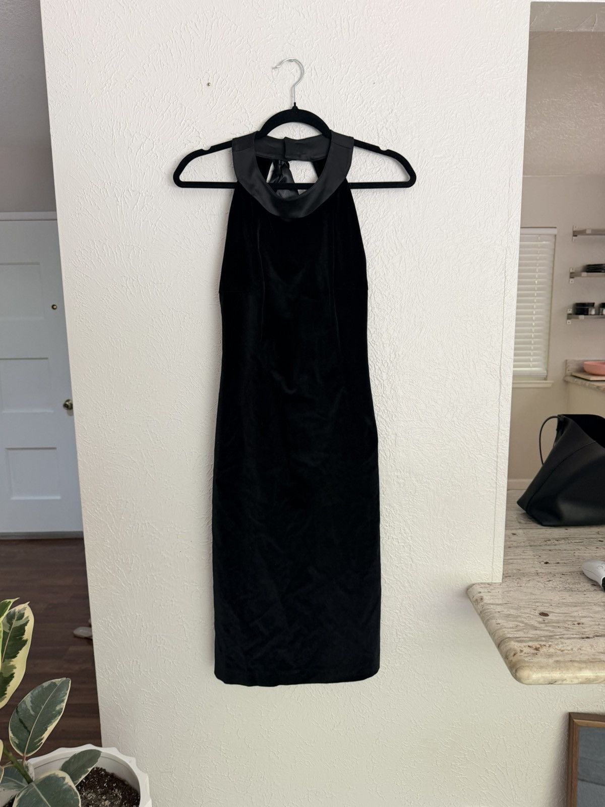 Tara Jarmon Tara Jarmon 90s black velvet open back halter mini dress Size S / US 4 / IT 40 - 12 Thumbnail