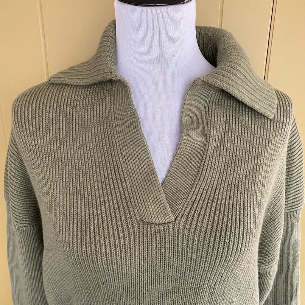 Abercrombie & Fitch Abercrombie & Fitch women XS collared V-cut Longsleeve knit Size XS / US 0-2 / IT 36-38 - 3 Thumbnail