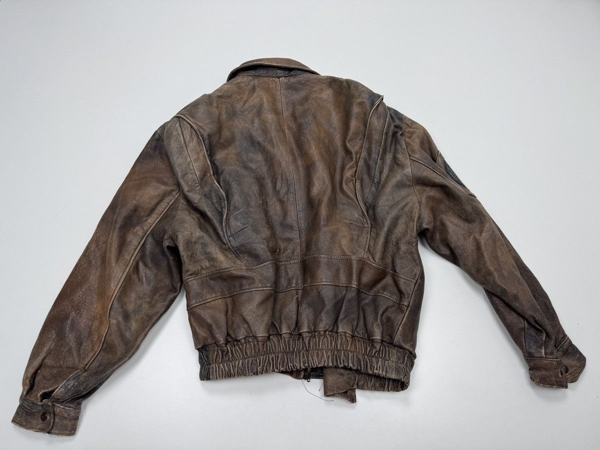 Other Vintage Leather Flight Jacket Patched Iconic Military Style Size US L / EU 52-54 / 3 - 9 Thumbnail