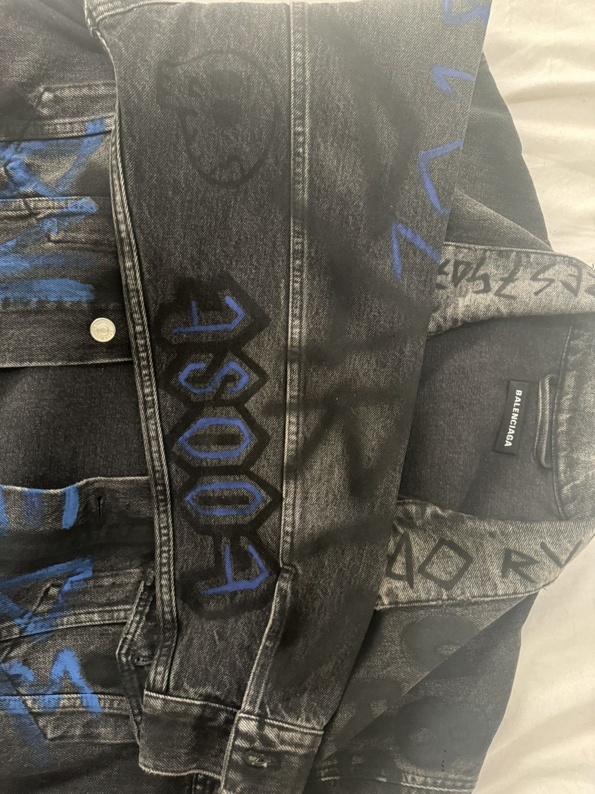 Balenciaga YE24 YEEZY SAMPLE XS RETAIL BALENCIAGA GRAFFITI DENIM JACKET Size US XS / EU 42 / 0 - 5 Thumbnail