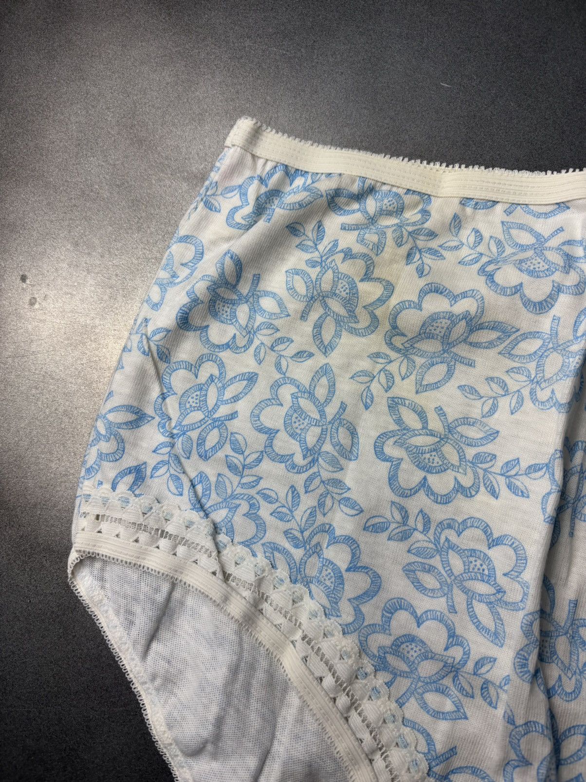 Vintage 2 Pairs of 1970s Floral Granny Panties Hanna Underwear High Size ONE SIZE - 9 Thumbnail