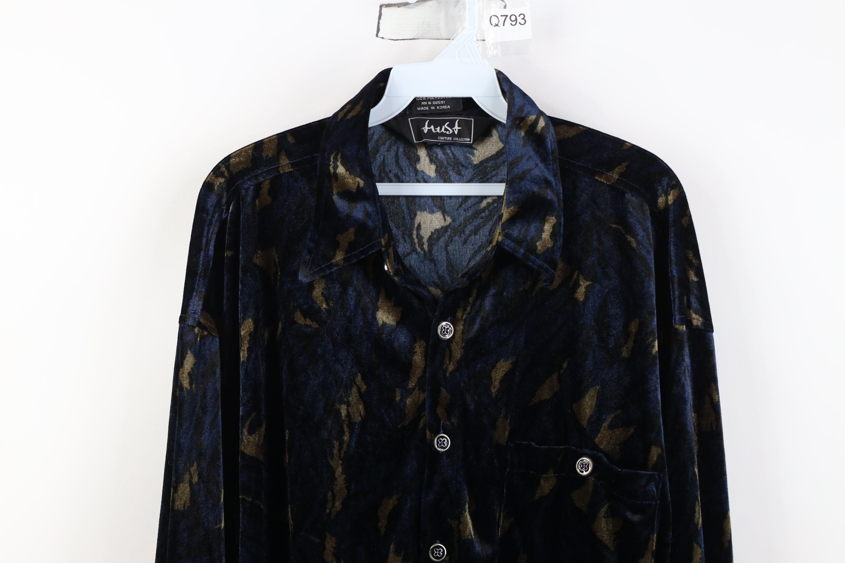 Vintage Vintage 90s Streetwear Tiger Velour Collared Button Shirt Size US XL / EU 56 / 4 - 2 Thumbnail