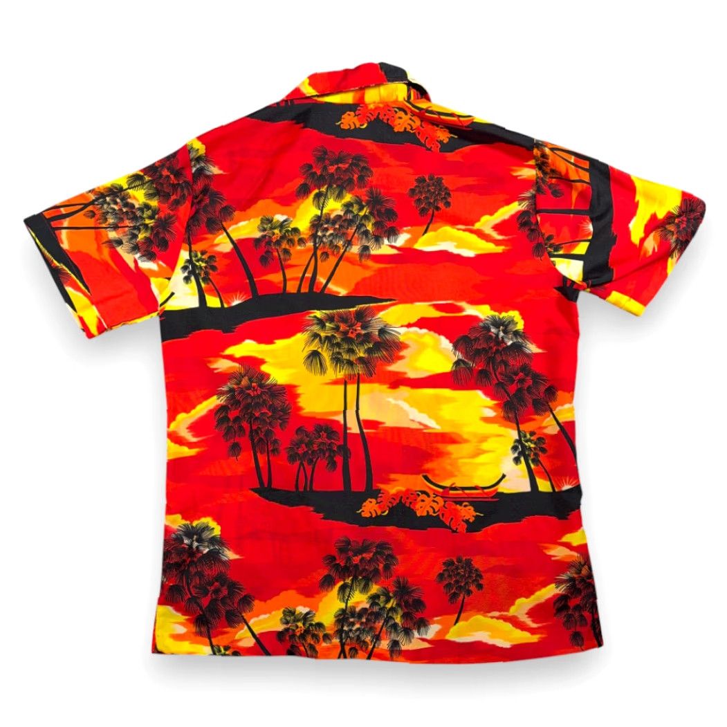 Vintage VINTAGE Islander Hawaiian Shirt Mens M Red Sunset 70s Polyester Button-Up Short Sleeve Beach Graphic Print Pockets USA Collar Shirt Size US M / EU 48-50 / 2 - 3 Thumbnail