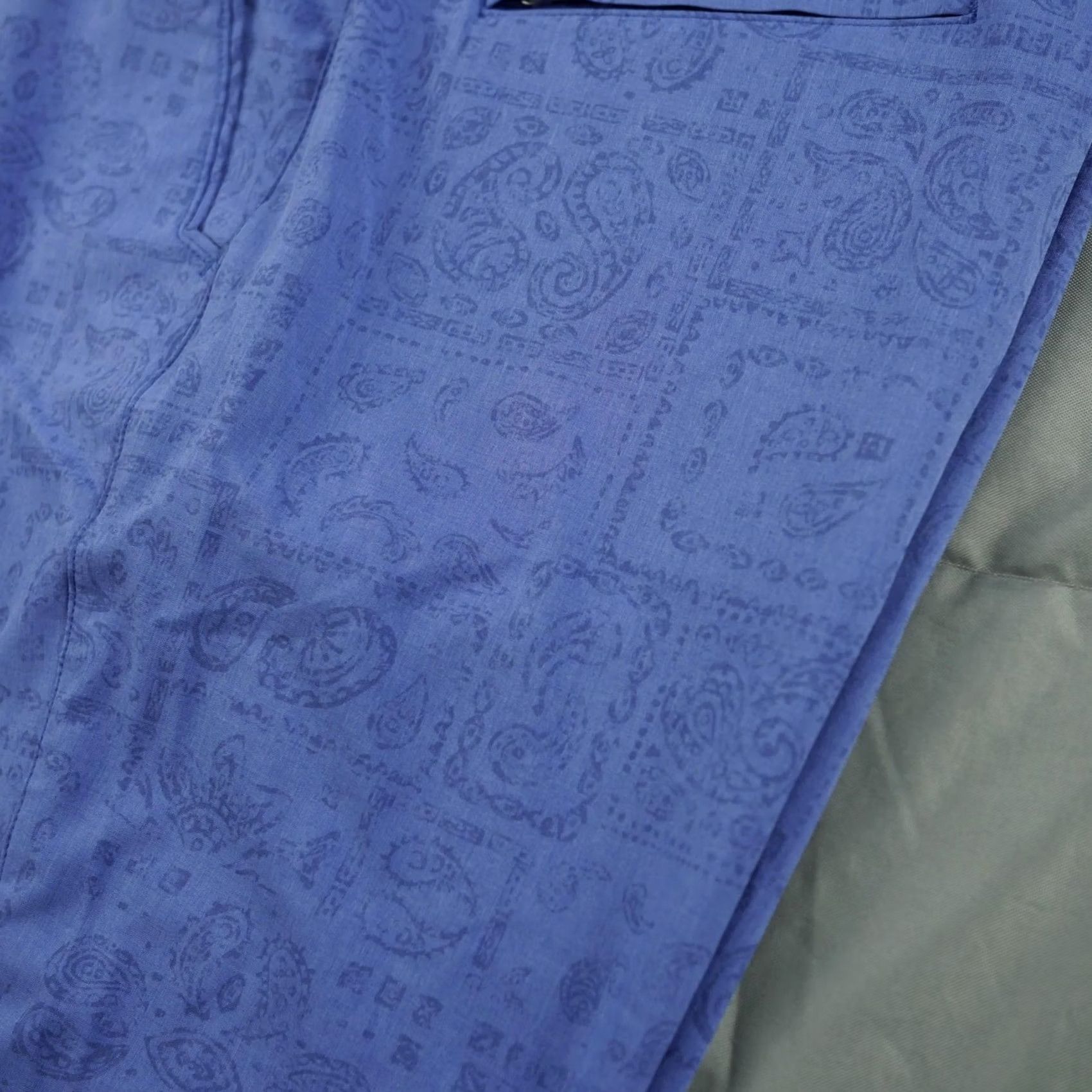 Peter Millar Peter Millar Shorts Mens 34 Blue Paisley Performance Golf Lightweight Stretch Chino 34 Inseam 10 in Regular Front Flat Front Pockets Womens? Size US 34 / EU 50 - 6 Thumbnail