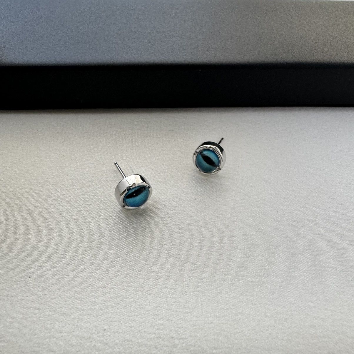 Other 8mm Small Eagle Eyes Stud Earrings for Men Women Size ONE SIZE - 3 Thumbnail