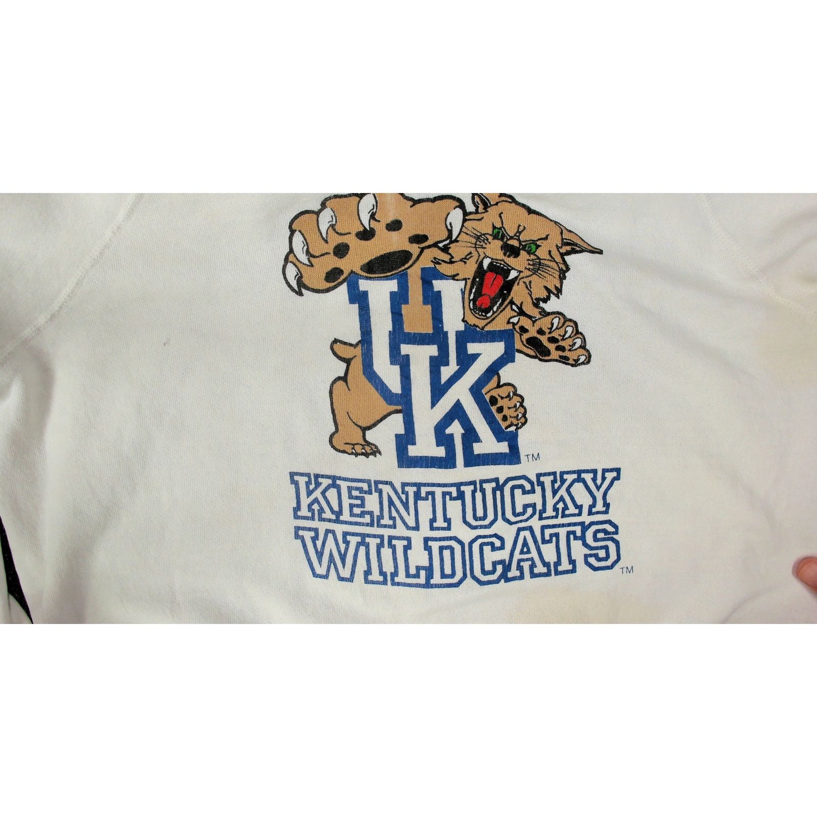 Vintage Vintage 1980s Kentucky Wildcats Thrashed Boxy Sweatshirt Size US L / EU 52-54 / 3 - 12 Thumbnail