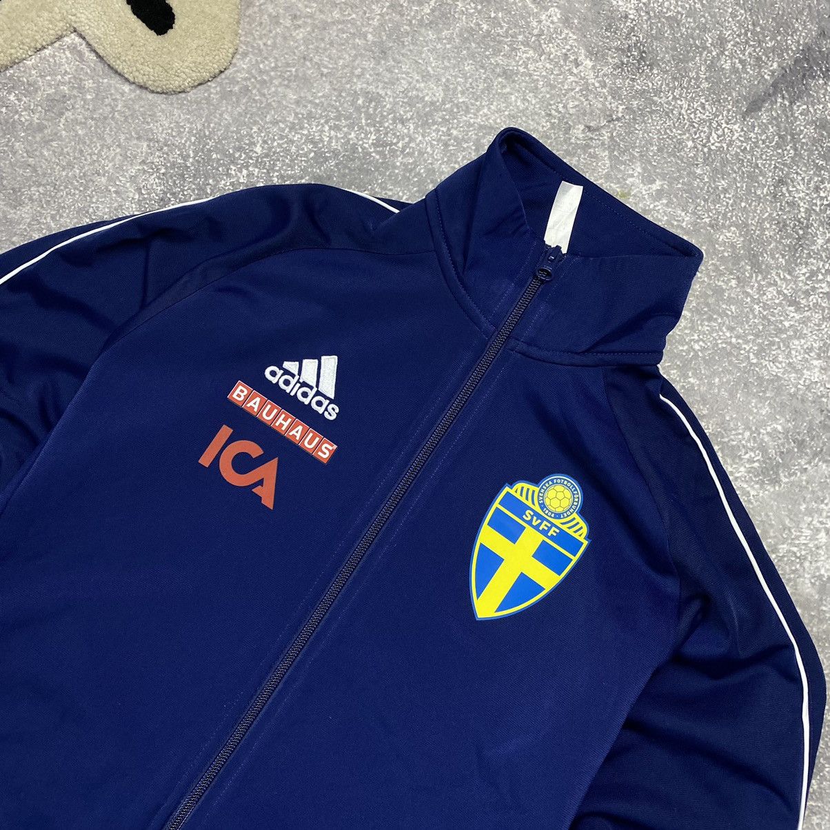 Vintage Vintage Adidas FC Sweden National Team Soccer Sweatshirt Size US XS / EU 42 / 0 - 3 Thumbnail