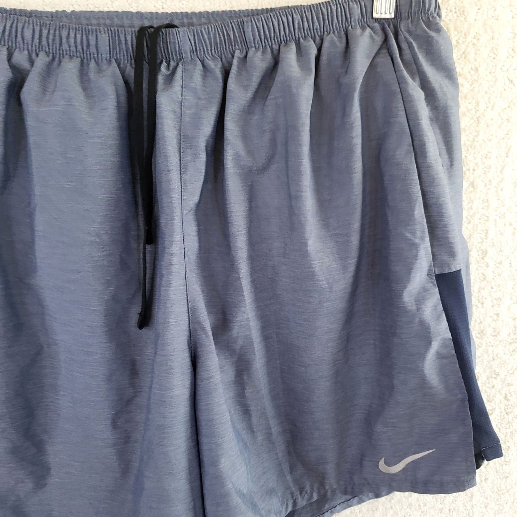 Nike Nike Dri-FIT Training Shorts Men XL Gray 9 Inseam Lightweight Pockets Elastic Waist Quick Dry Moisture Wicking Regular Fit Athletic Sportswear Size US 36 / EU 52 - 3 Thumbnail