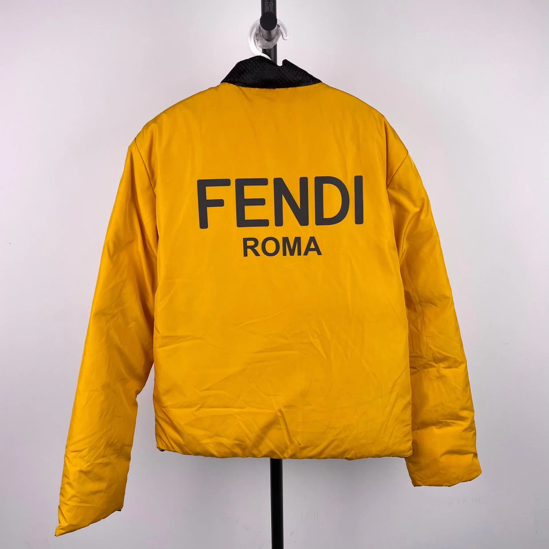 Fendi Fendi two-way short down jacket black yellow 50 Size US M / EU 48-50 / 2 - 2 Thumbnail